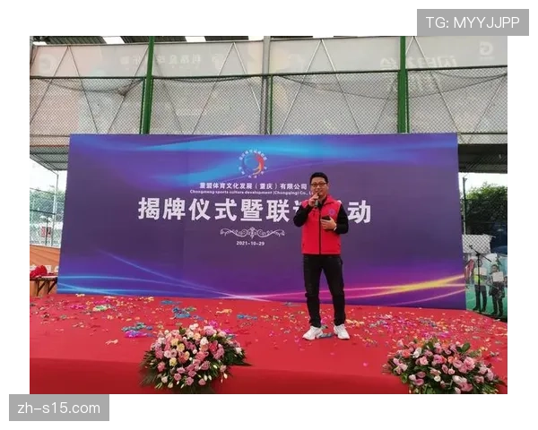 球童热舞表演《我最红》与抽奖环节，增强会员归属感